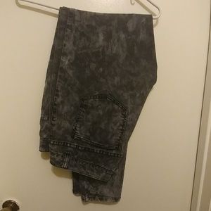 Skinny jeans Grey acid wash look